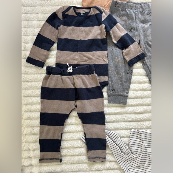 10 Piece Carter’s Toddler Boy’s Size 18-24M Long-Sleeves
& Pants/ Outfit Bundle - Picture 6 of 10